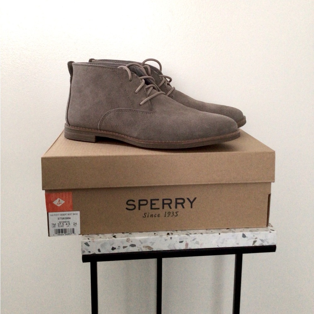 NEW w Box! SPERRY Beige Suede Chukka Desert Boots Women - 7 US